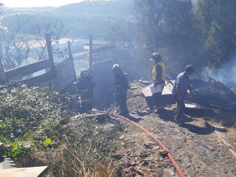 Incendio en Concepción: 8 Compañías de Bomberos de la región trabajan en el siniestro