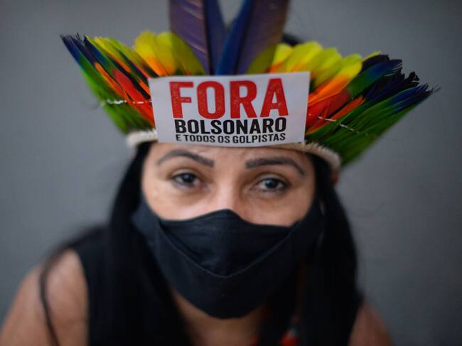 Manifestante pide la salida de Jair Bolsonaro en una protesta en Brasilia