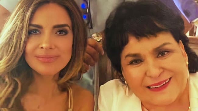 Gloria Trevi rinde homenaje a fallecida actriz Carmen Salinas