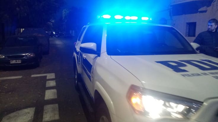 Maipú: sujetos efectúan disparos y suben a una camioneta a mujer en plena vía pública
