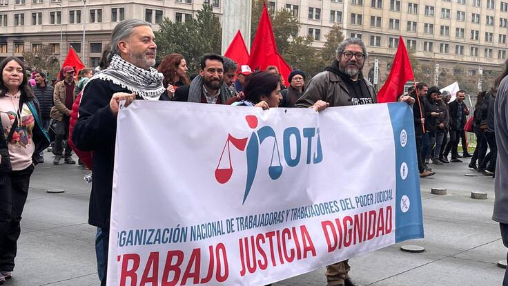 CUT encabeza tradicional marcha por el Día del Trabajador en el centro de Santiago