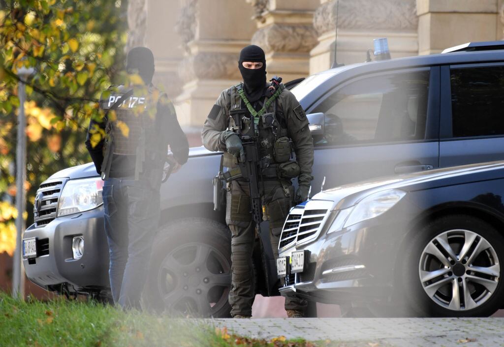 Policías cubren una corte federal en caso de terrorismo en Karlsruhe