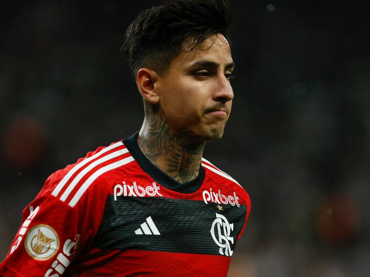 Erick Pulgar quedó fuera de la convocatoria del Flamengo para la Copa Libertadores | Getty Images