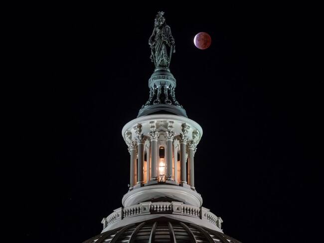 Eclipse de luna: Las imágenes que dejó el importante evento astronómico | Getty Images