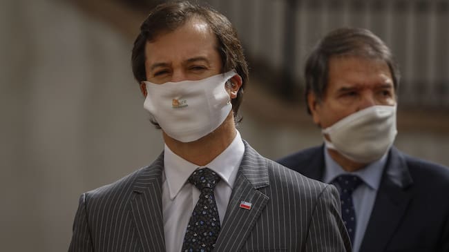 28 de abril del 2020/SANTIAGOLucas Palacios, ministro de Economia, Fomento y Turismo, participa de un punto de prensa en el patio de Los Naranjos, en el Palacio de la Moneda, pone en marcha ley que impulsará crédito a pequeñas empresas con garantía del Estado.
FOTO: SEBASTIAN BELTRAN GAETE/AGENCIAUNO