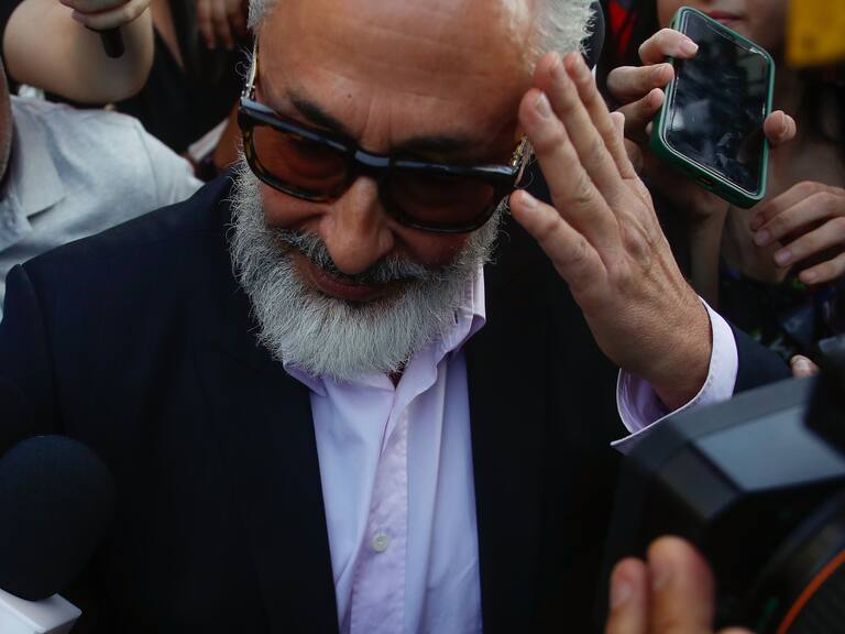 “Estoy muy tranquilo”: así fue la caótica llegada de Parived al Centro de Justicia para afrontar juicio abreviado por caso Relojes