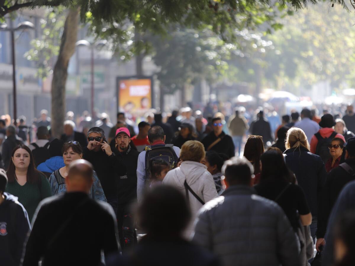 Cadem: 89% de las personas cree que la corrupción está muy extendida en el país