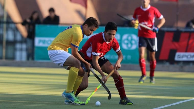 23 DE SEPTIEMBRE DE 2018/SANTIAGOLa selección chilena masculina de hockey césped ya había cumplido con el objetivo de avanzar en el Open Series, pero quedaba un nuevo reto, quedarse con el primer lugar de la competencia. Y lo logró. En un intenso y disputado compromiso derrotó por 3-2 a Brasil, resultado que le permitió superar en puntaje a su rival y quedarse con el torneo desarrollado en el Prince of Wales Country Club.
FOTO: VICTOR HUGO MONTALVA/AGENCIAUNO