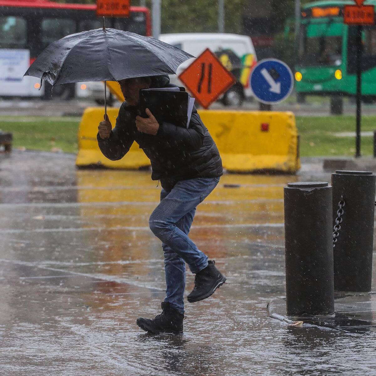 Lluvia y nieve en la región Metropolitana: este es el “momento clave” donde caerá mayor cantidad de agua en Santiago