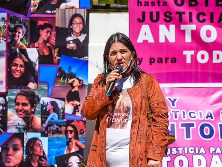 Madre de Antonia Barra denuncia acoso por parte de ceranos a Martín Pradenas
