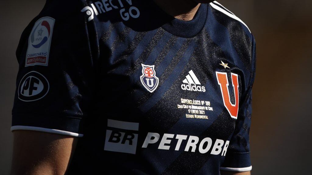 17 DE ENERO DE 2021/SANTIAGODetalle en la camiseta de Walter Montillo, durante el partido valido por la fecha 31 del Campeonato Nacional AFP PlanVital 2020, entre Colo Colo y Universidad de Chile, disputado en el Estadio Monumental.
FOTO: FRANCISCO LONGA/AGENCIAUNO
