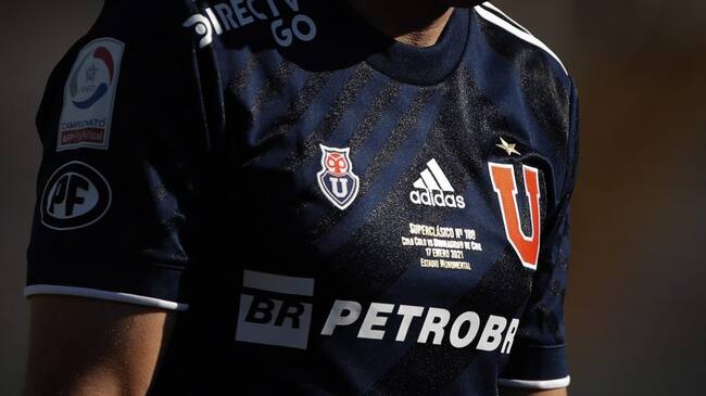 17 DE ENERO DE 2021/SANTIAGODetalle en la camiseta de Walter Montillo, durante el partido valido por la fecha 31 del Campeonato Nacional AFP PlanVital 2020, entre Colo Colo y Universidad de Chile, disputado en el Estadio Monumental.
FOTO: FRANCISCO LONGA/AGENCIAUNO