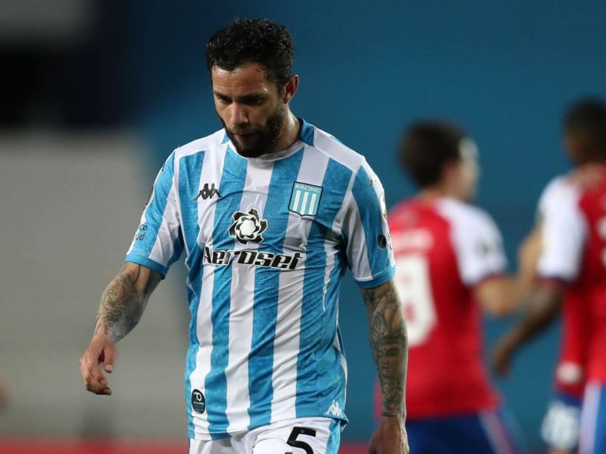 Racing informó que Eugenio Mena arrojó positivo por Covid-19