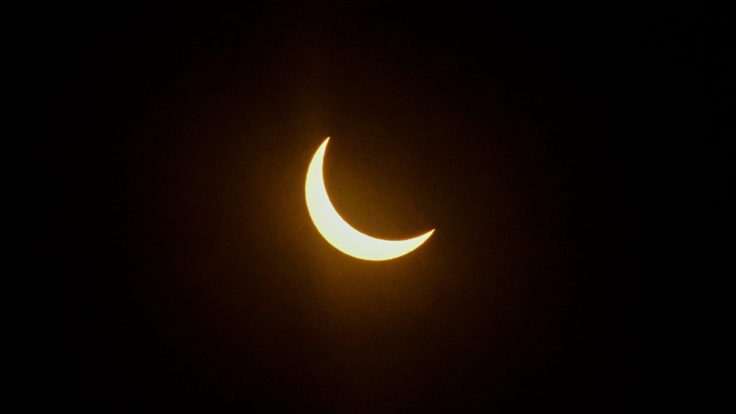 14 DE DICIEMBRE DE 2020 / VIA DEL MA9Vista del sol, durante el eclipse solar que en la region se lograra avistar en un 78 por ciento de su totalidad.
FOTO: MIGUEL MOYA / AGENCIAUNO