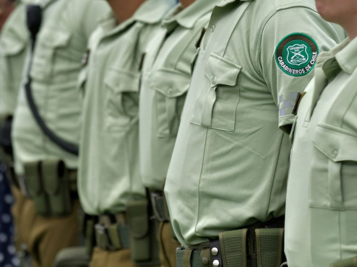 Graves hallazgos de Contraloría en Carabineros por dobles contratos y falta de control Graves hallazgos de Contraloría en Carabineros por dobles contratos y falta de control