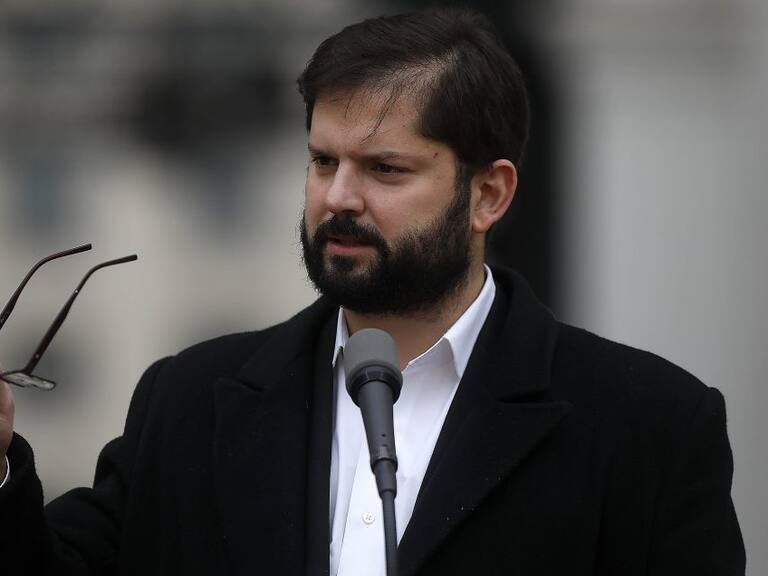 24 de Junio de 2022/SANTIAGOEl Presidente de la Republica,Gabroiel Boric Fon, al termino de la reunin mensual de Gabinete Ministerial, en el que participaron la totalidad de ministras y ministros del Gobierno de Chile.
FOTO: CRISTOBAL ESCOBAR/AGENCIAUNO