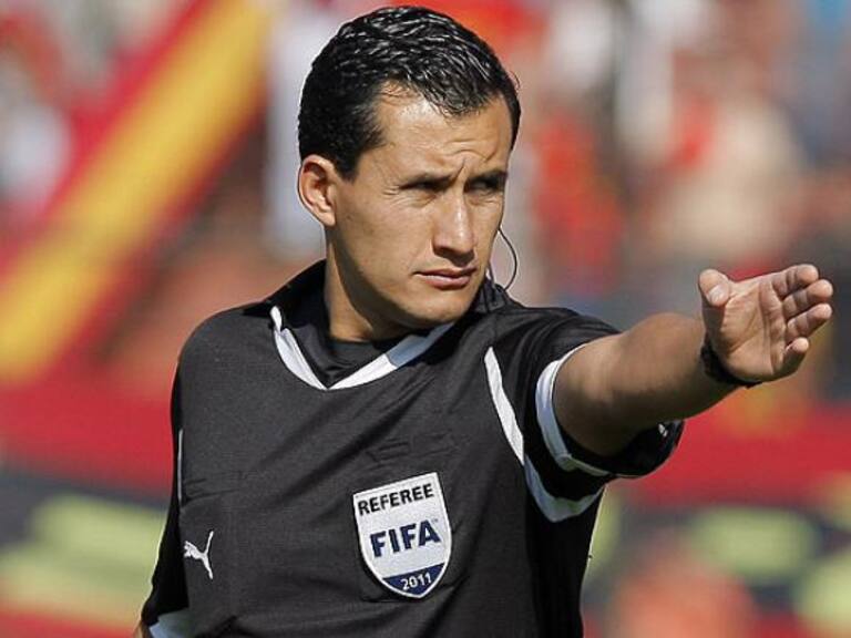 Enrique Osses aprobó el desempeño de Julio Bascuñán y aseguró que no hubo penal de Católica en contra de la U en el Clásico