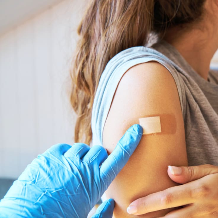 ¿Existe un permiso laboral para los trabajadores que se quieren vacunar durante la jornada? Esto dice la ley