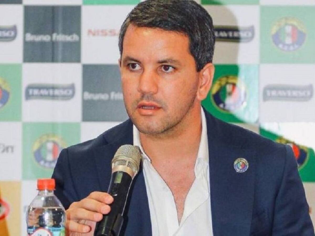 Lorenzo Antillo sorprendió a todos: fue el último en inscribirse como candidato a la presidencia de la ANFP y con Cecilia Pérez en su lista