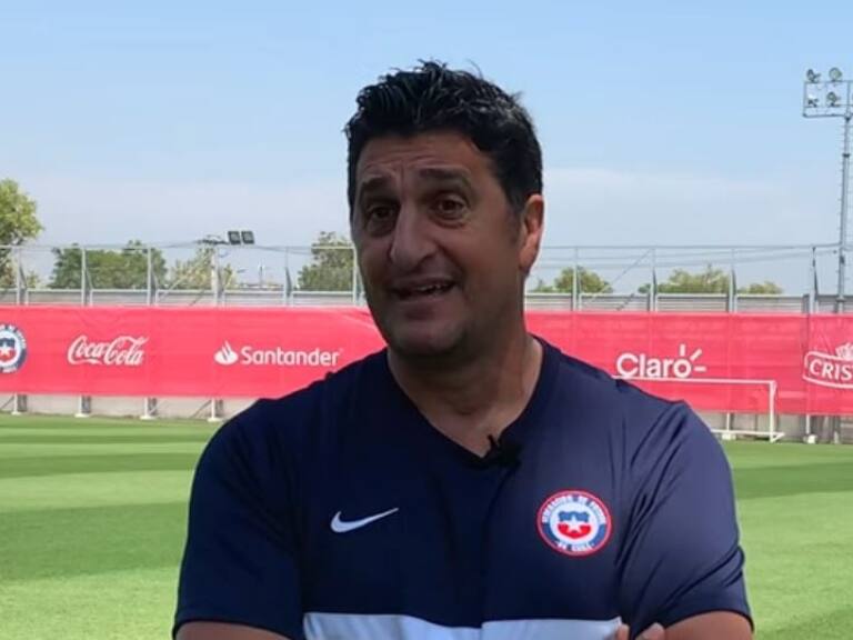 Roberto Navajas dejaría de ser el preparador de arqueros de La Roja antes de la fecha FIFA de marzo