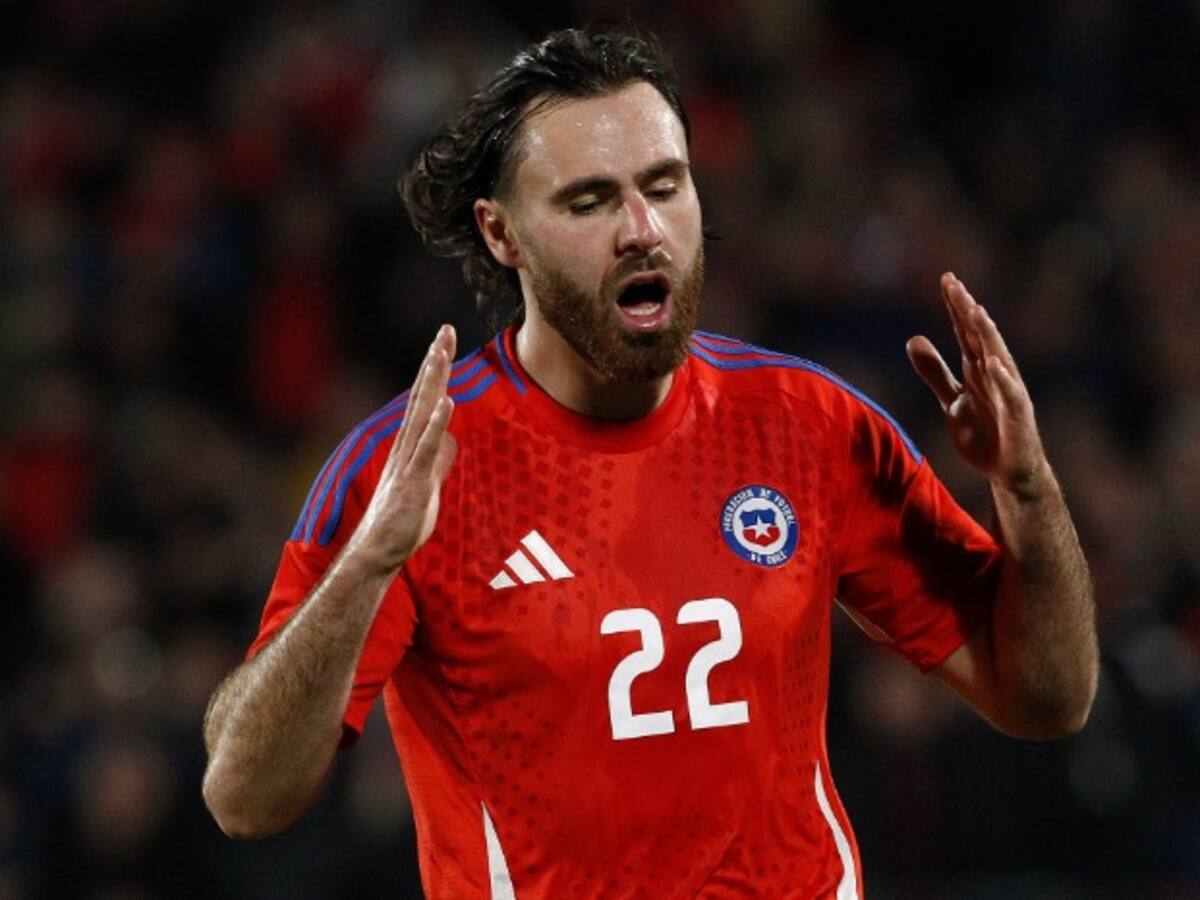 No le entendió al árbitro: el llamativo momento que protagonizó Ben Brereton durante el duelo entre Chile y Paraguay