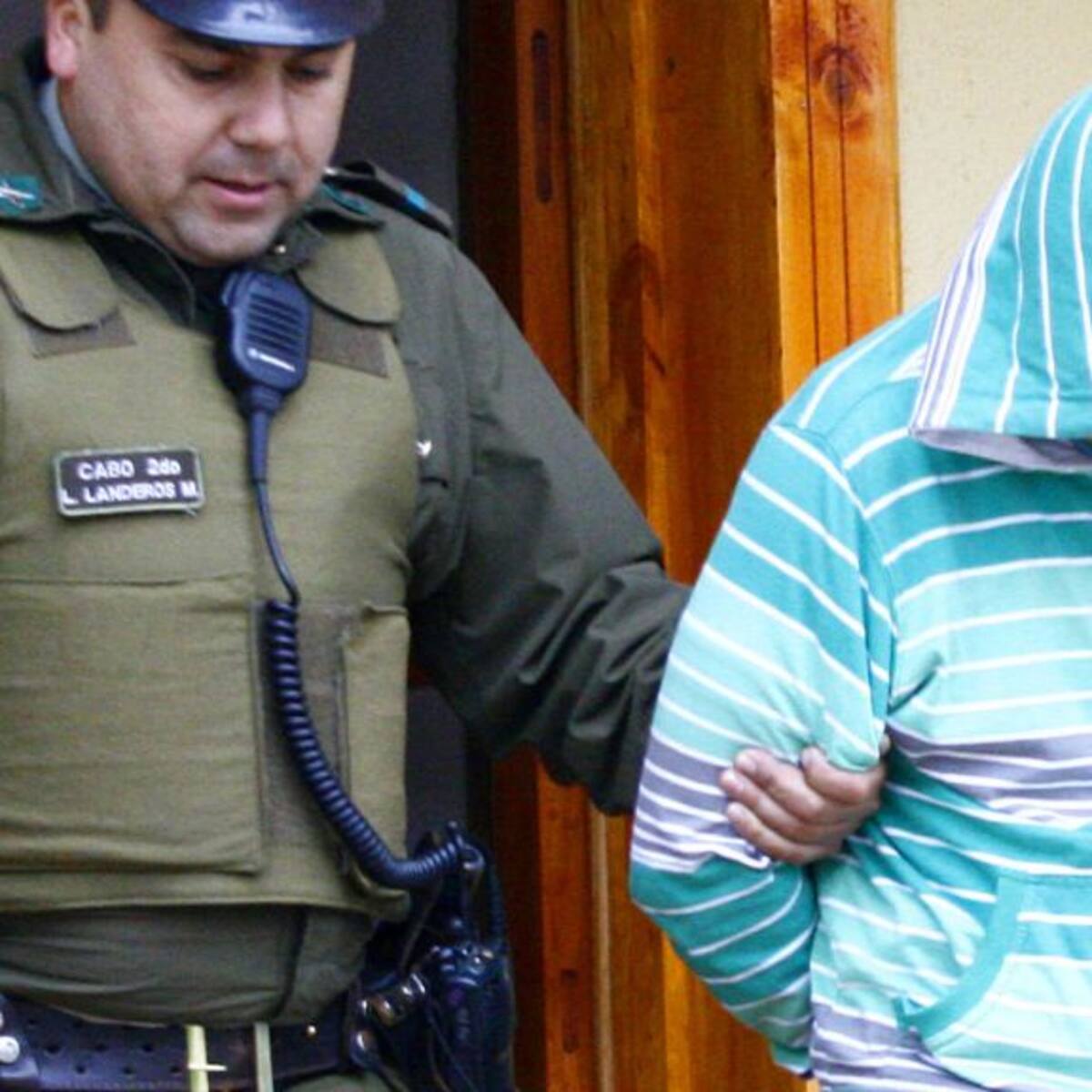 Una docena de ladrones fueron detenidos en Santiago Centro: se dedicaban a robar celulares a automovilistas