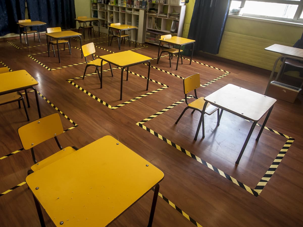 Infectólogo sobre retorno a clases: «Creo que debería darse por cerrado el año académico»