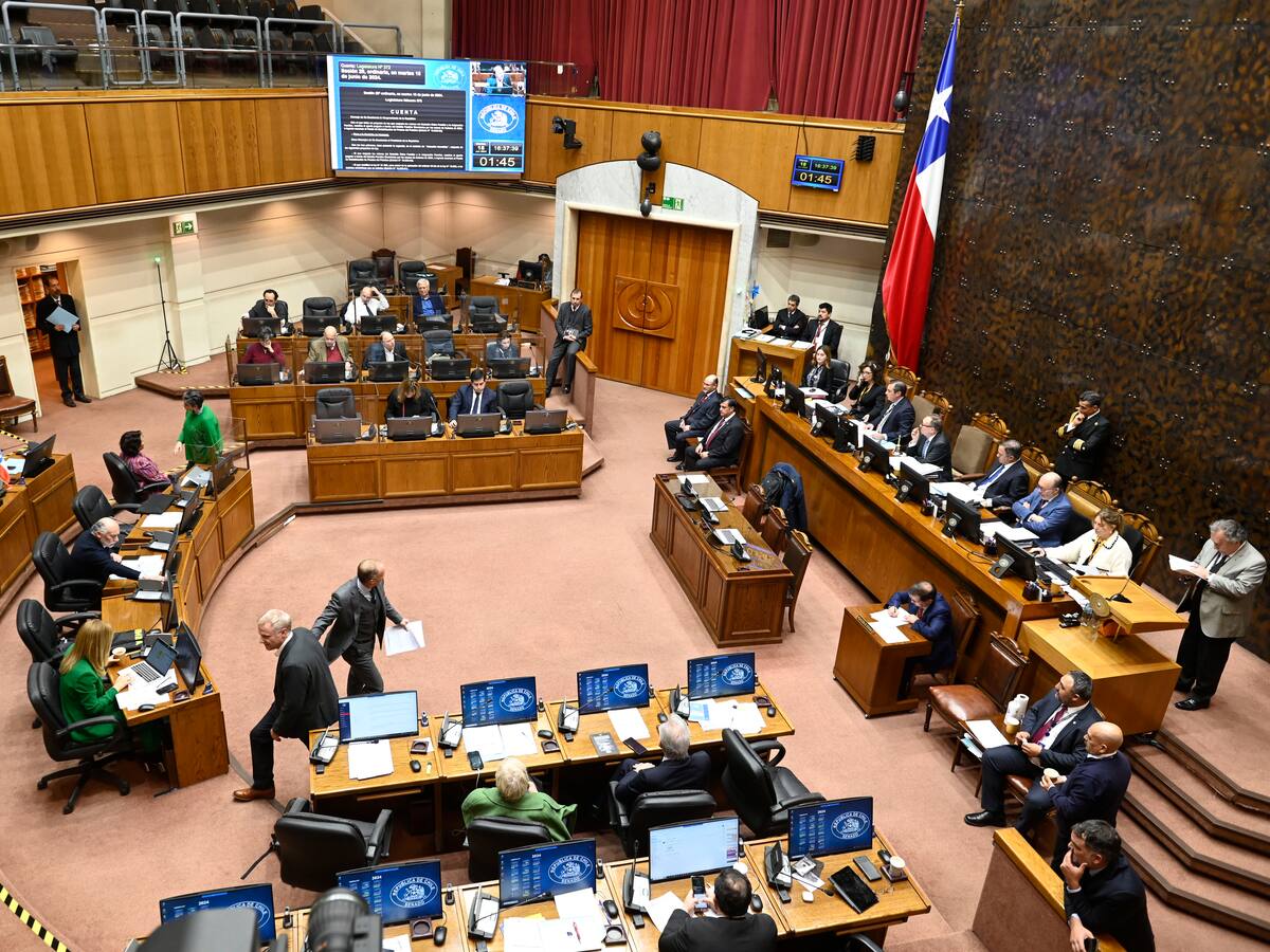 Senado aprueba Reglas del Uso de la Fuerza: parlamentarios de oposición insistirán en reponer justicia militar