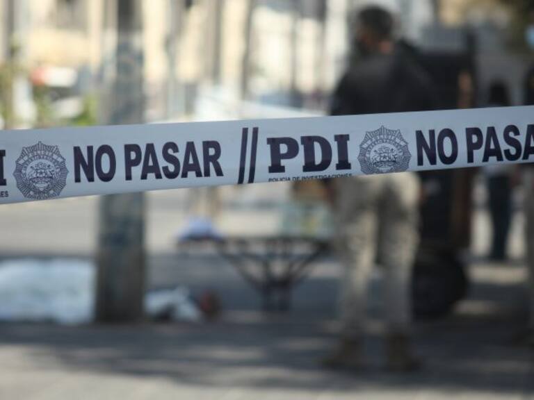 Intento de femicidio en Cerro Navia: mujer se encuentra en riesgo vital tras ser apuñalada por su expareja