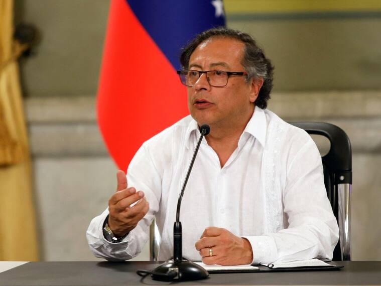 Gustavo Petro en una conferencia junto a Nicolás Maduro en Caracas