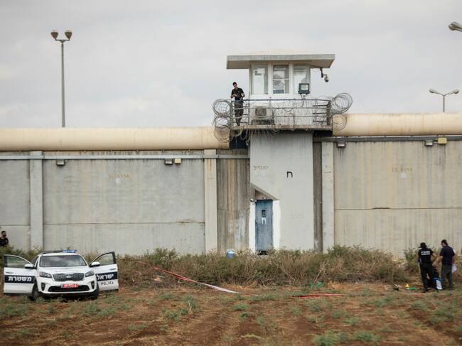 Gendarmes encuentran el túnel del escape en la cárcel de Beit Hashita