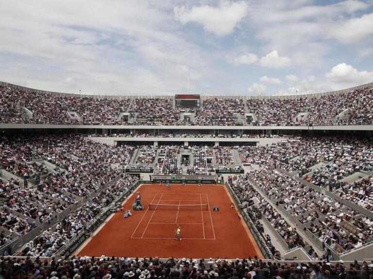 Federación de tenis francesa analiza posibilidad de disputar Roland Garros a puertas cerradas