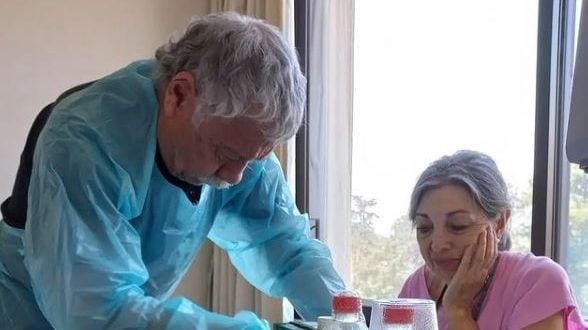 María de los Ángeles Guerra, esposa de Carlos Caszely, mostró señales de recuperación en su tratamiento contra el cáncer