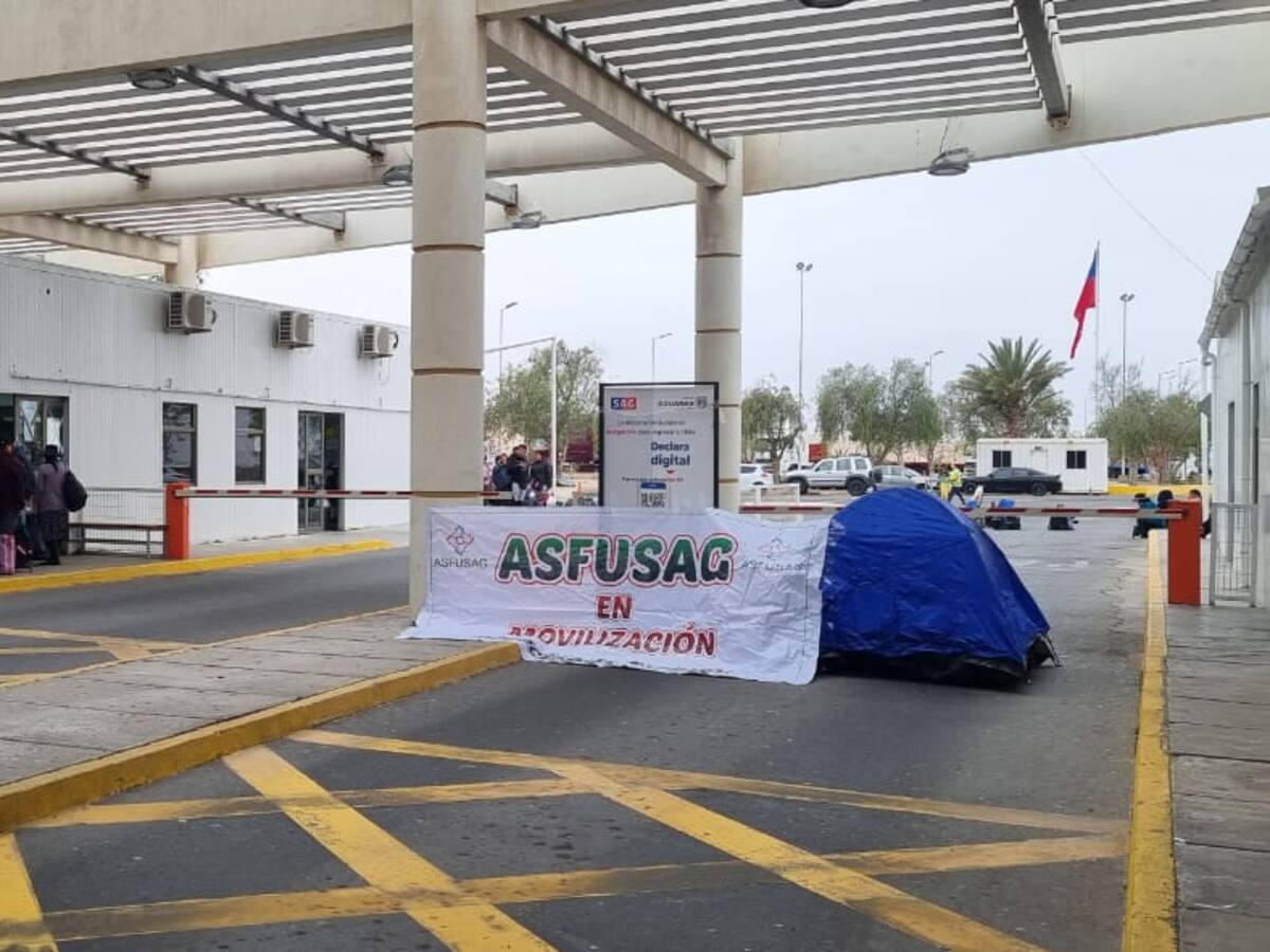 Funcionarios del SAG radicalizan paro nacional: gremios denuncian déficit de más de $4 mil millones y bloquean pasos fronterizos