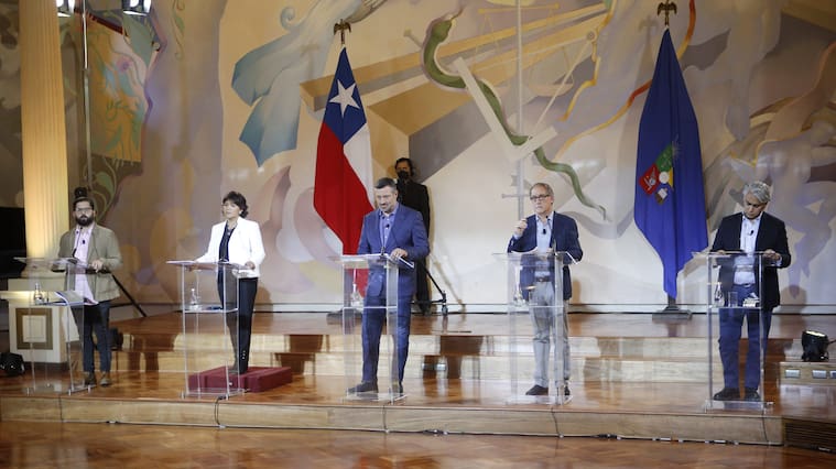 Debate presidencial U. de Chile: candidatos presentaron definiciones