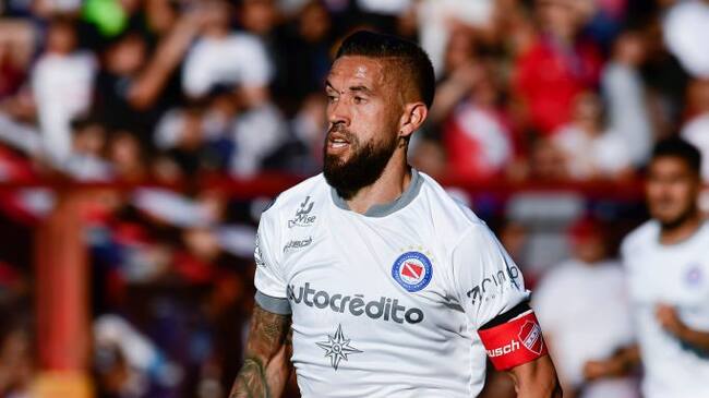 BUENOS AIRES, ARGENTINA - APRIL 28: Miguel Angel Torren of Argentinos Juniors in action during a round of sixteen first leg match between Argentinos Juniors and San Lorenzo as part of Copa de la Superliga 2019 at Diego Armando Maradona Stadium on April 28, 2019 in Buenos Aires, Argentina. (Photo by Gustavo Garello/Jam Media/Getty Images)