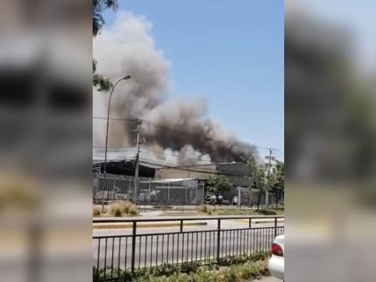 Autoridades afirman que voraz incendio en San Joaquín se encuentra controlado