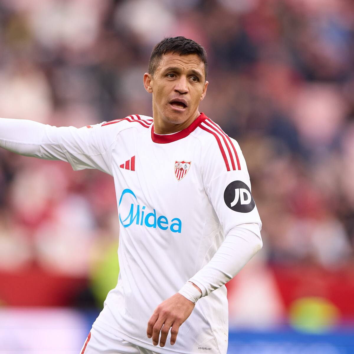 DT del Sevilla lanza claro aviso a Alexis Sánchez en plena crisis: contundente mensaje para el chileno