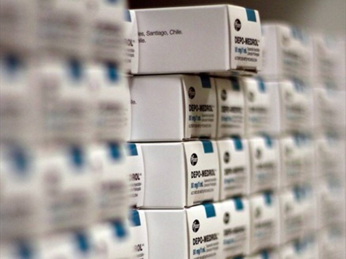 Sernac denunció a 11 locales de farmacias Cruz Verde, Salcobrand y Ahumada