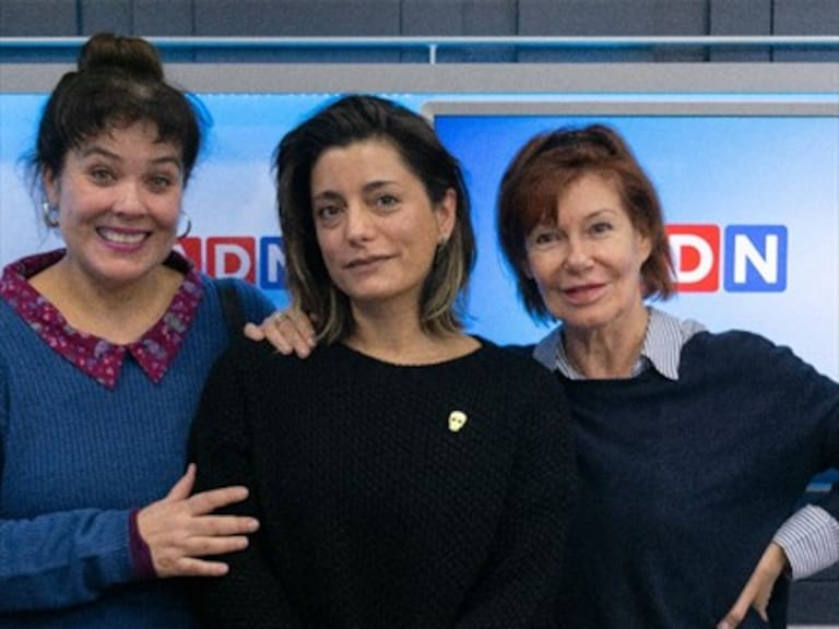 Coca Guazzini, Carmina Riego y Daniela Lhorente presentan «Greta» y comentan la crisis de TVN