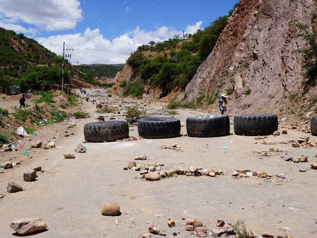 Las agrupaciones que respaldan al expresidente Evo Morales mantienen los cortes de ruta entre La Paz y Cochabamba en Bolivia.