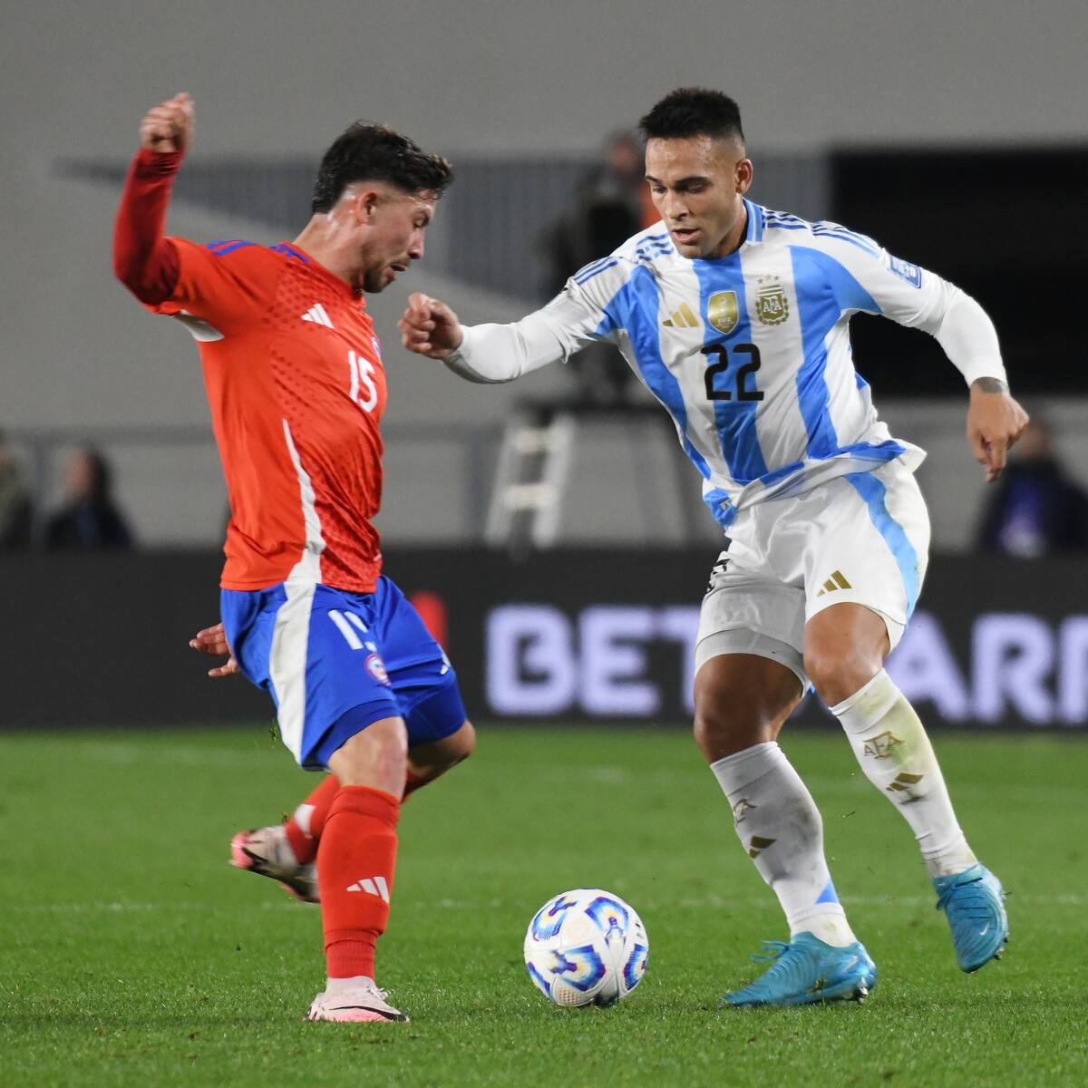 Antes de enfrentar a Chile: Lautaro Martínez llegó a Argentina y así reaccionó a la salida de su DT en Inter de Milán