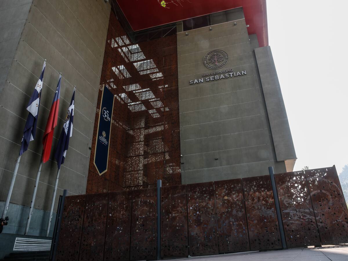 Vocera asamblea de estudiantes de la USS y polémico sueldo de Cubillos: “Estamos hablando de plata de miles de familias chilenas”