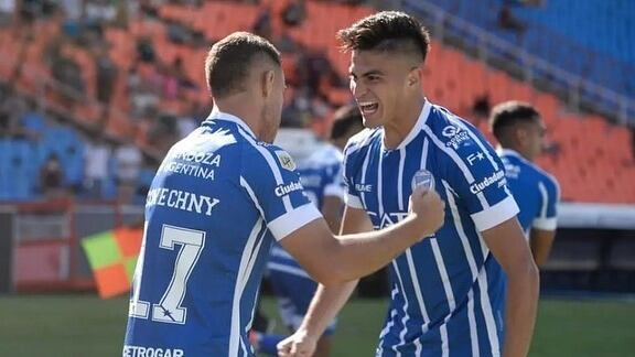 Thomas Galdames fue titular: Godoy Cruz destroza a Boca Juniors con una aplastante goleada en la liga argentina