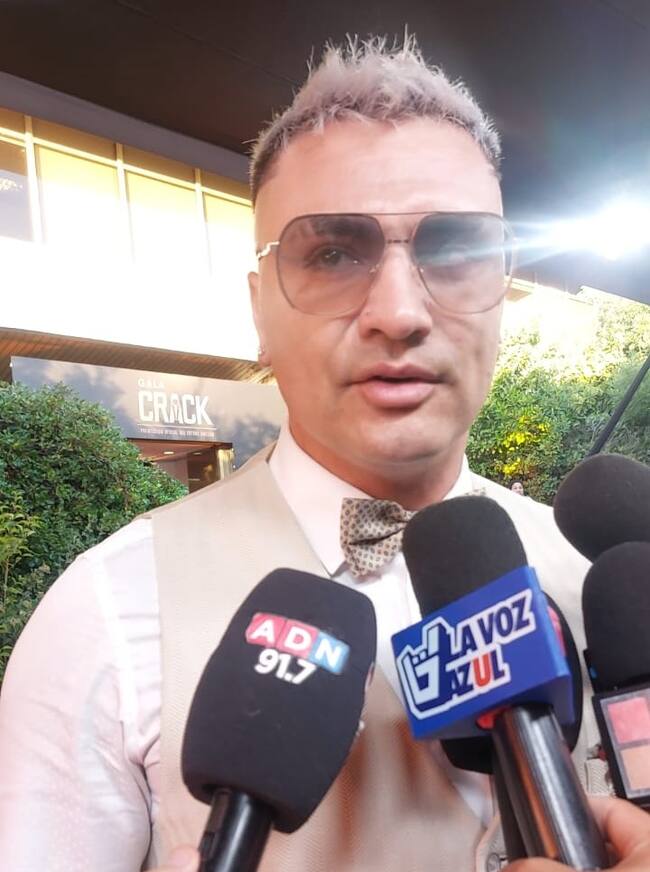 Cristóbal Campos dijo presente en la Gala Crack 2025 que se llevó a cabo este lunes.