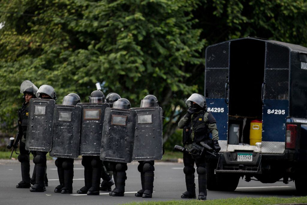 Policía en Panamá ante las protestas por precios de bencinas y alimentos