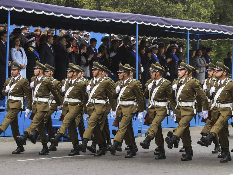 18 septiembre 2017/ValparaisoFrente al Congreso nacional de la region de Valparaiso desfilaron Fuerzas de presentacion de la armada de chile y carabineros en conmemoración a las fiestas patrias.
FOTO:DIEGO REYES/AGENCIAUNO