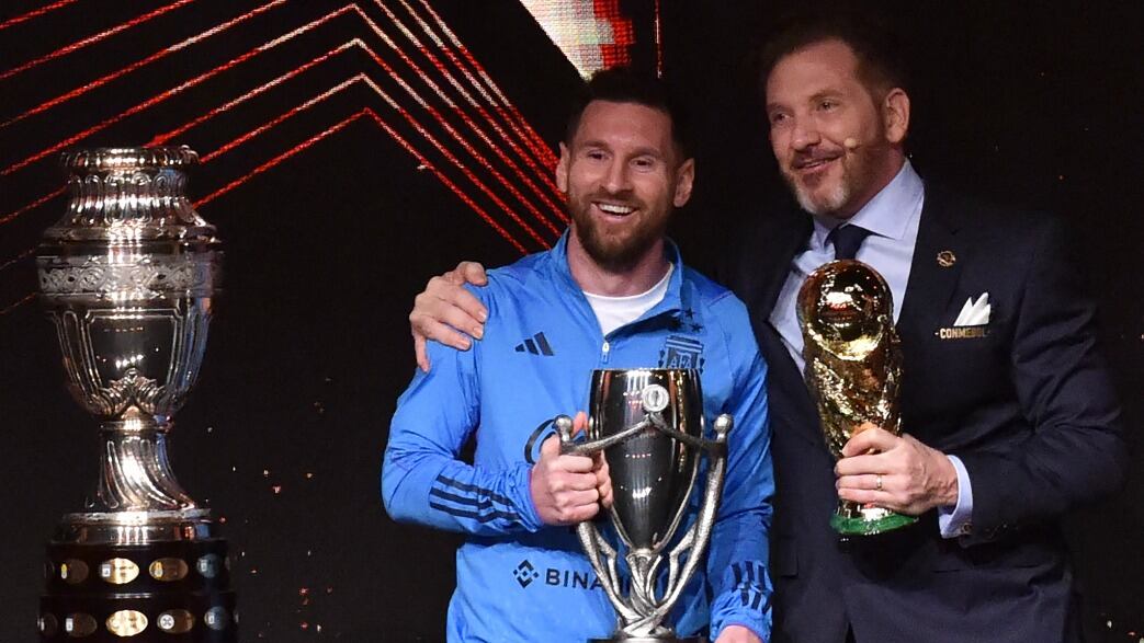 Presidente de Conmebol se rinde ante Lionel Messi y le recuerda: "Te falta la copa de la Libertadores"