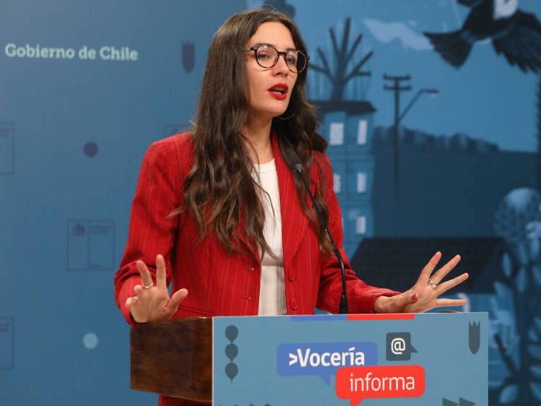 Ministra Vallejo por reforma previsional: «El Estado sostiene gran parte de las pensiones, no las AFP»