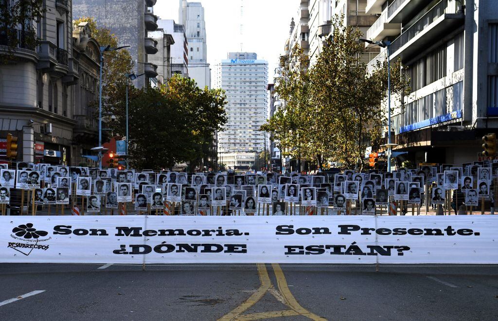 Homenaje a las y los detenidos desaparecidos en la dictadura de Uruguay